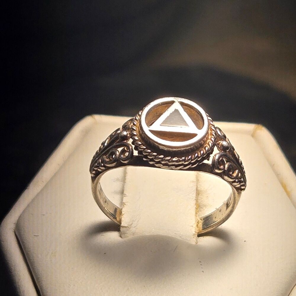 AA Recovery Vintage Sterling Silver Sz 4 - Picture 2 of 7